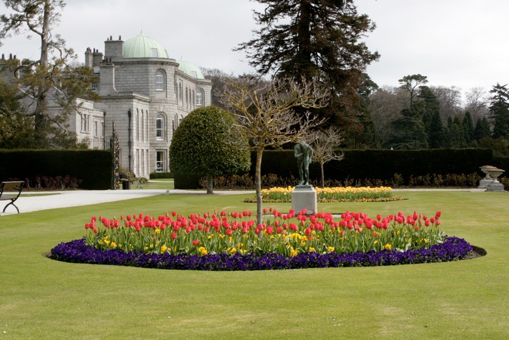 Alex Slazengers Guide Powerscourt Gardens