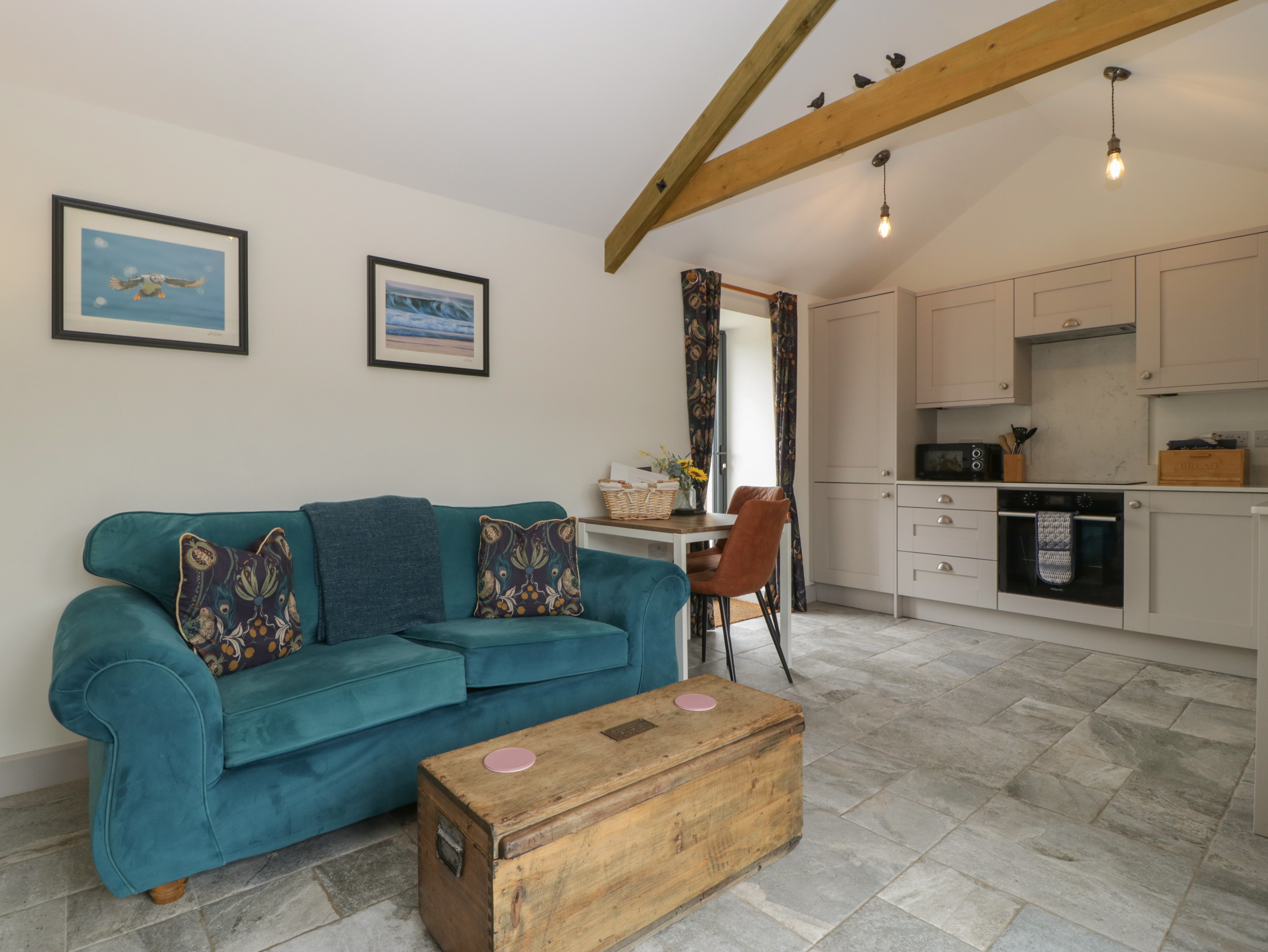 The Cwtch | 5-Star Self-Catering St Brides Major - Fivestar.ie