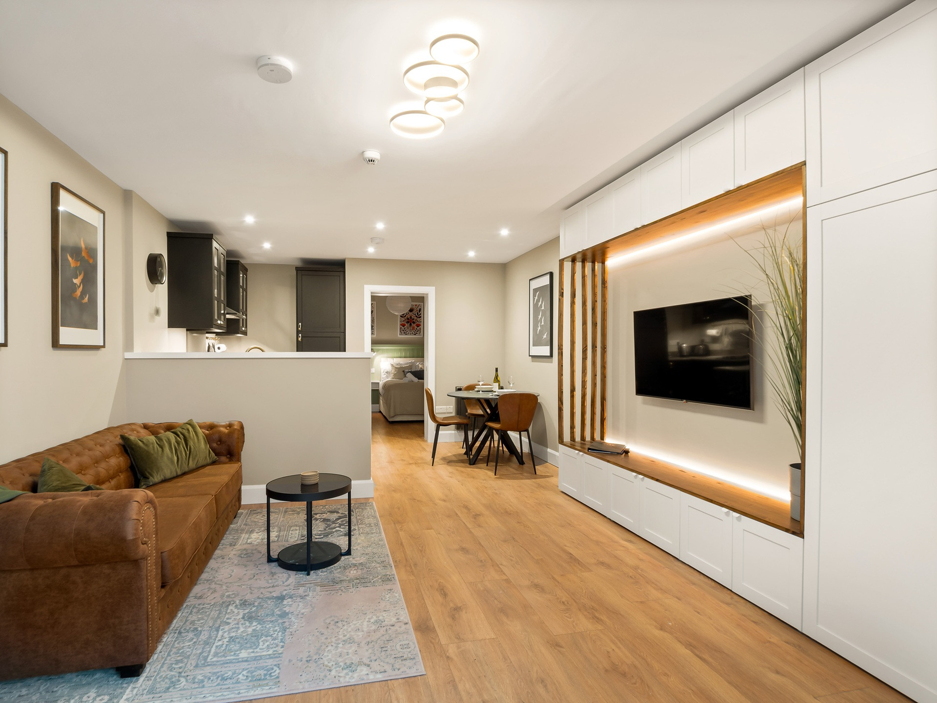 Main Street Hideaway A Lush Retreat in Clifden