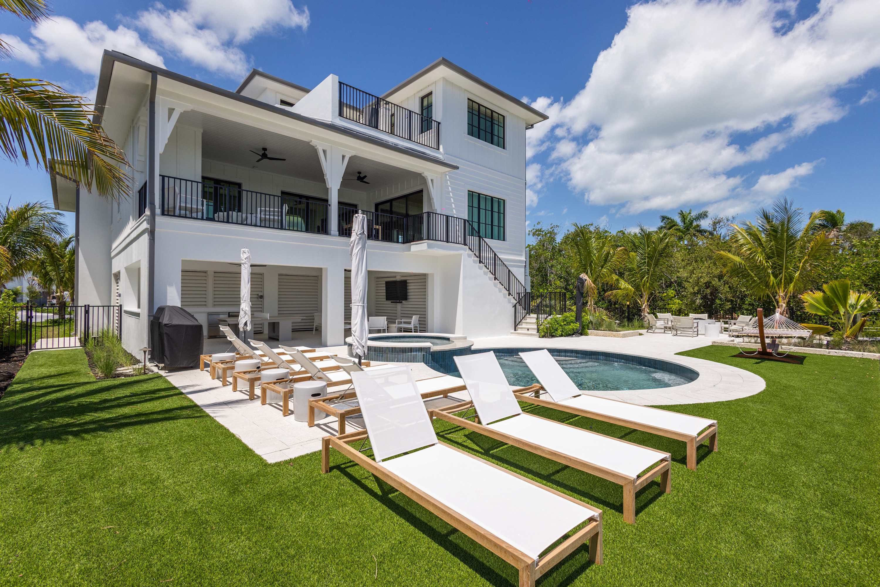Luxury Oceanfront Villas For Rent In Key West photo