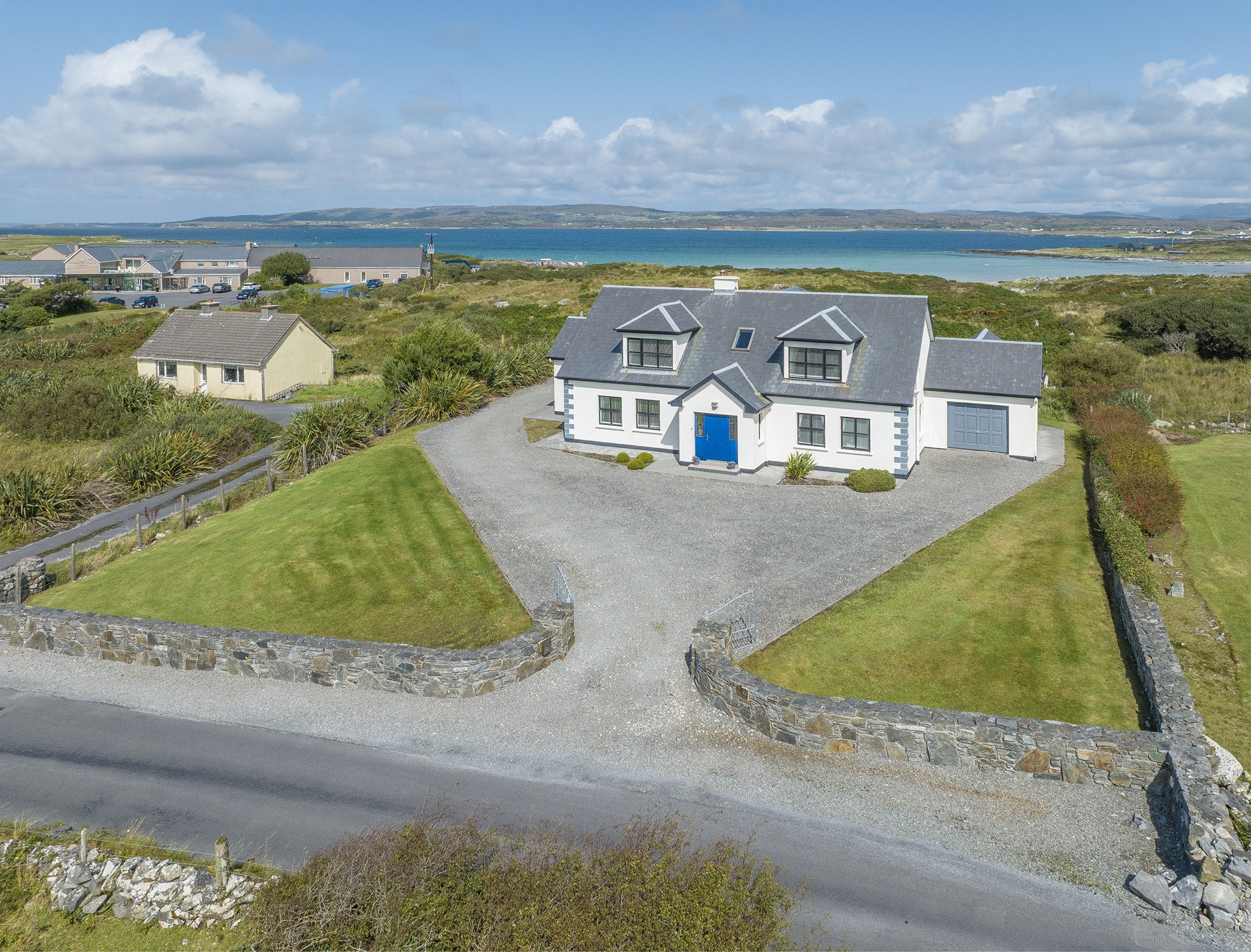 Grianán, Ballyconneely – Amazing Views and Space