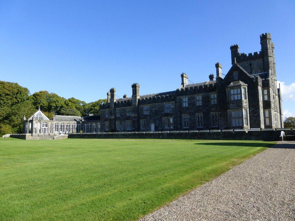 West Wing Crom Castle 5Star SelfCatering Newtownbutler Fivestar.ie