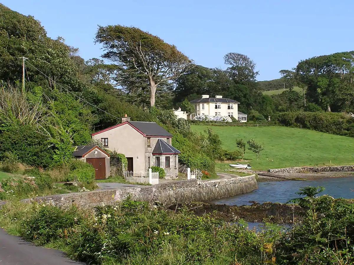 Lough Ine Gate Lodge 5Star SelfCatering Skibbereen Fivestar.ie
