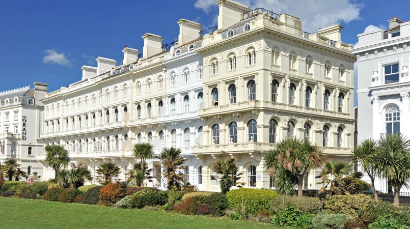 Lady Astor Apartment 1 Elliot Terrace | 5-Star Self-Catering Plymouth ...