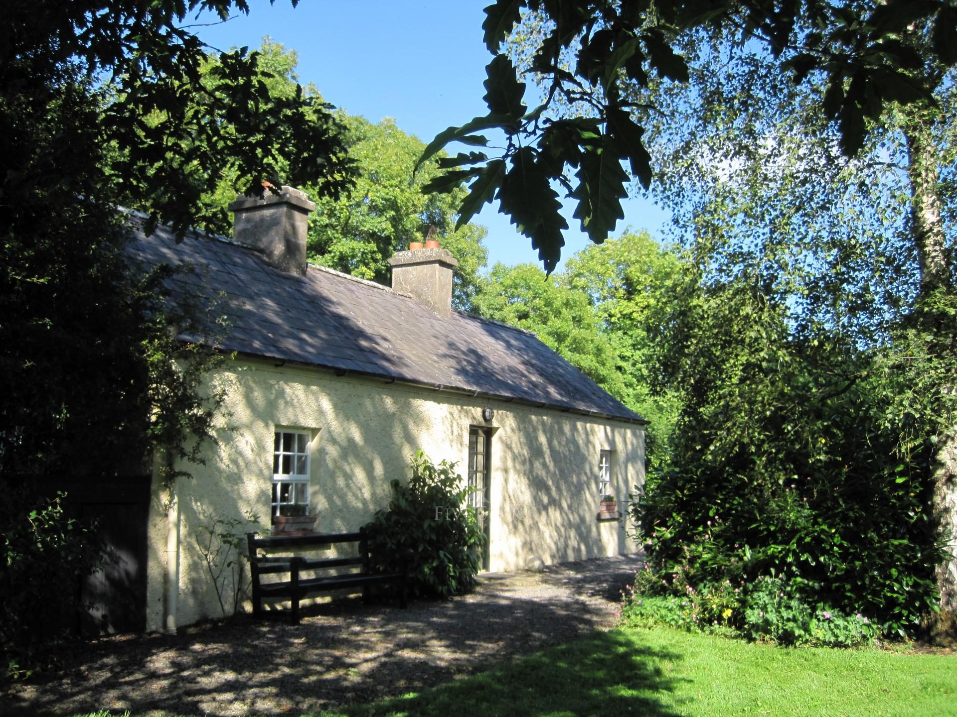 Romantic Riverside Gate Lodge 5Star SelfCatering Kells Fivestar.ie
