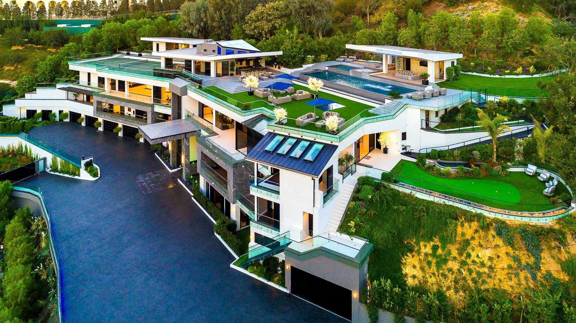 Billionaire Mansion Luxury Vacation Rental in BelAir, USA Fivestar.ie