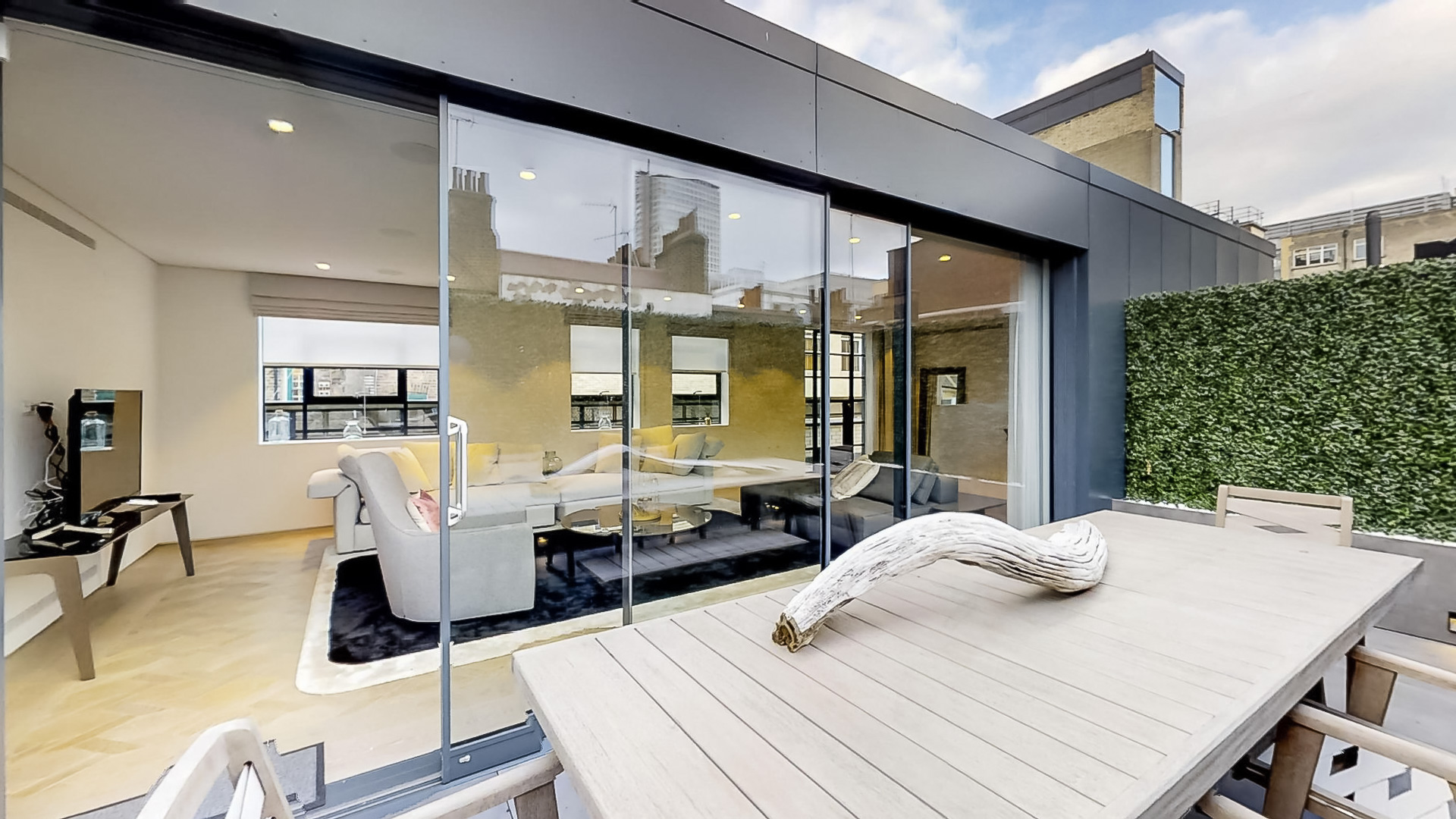 Photo inspiration: Fresh Look at Penthouse Mews Soho