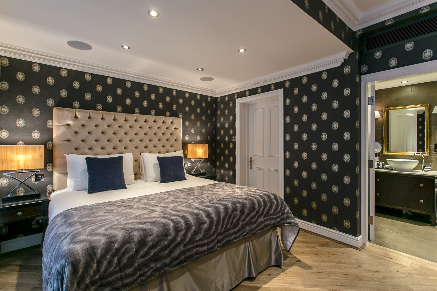 Mayfair Suite 5Star SelfCatering London Fivestar.ie Mayfair Suite 5Star SelfCatering London Fivestar.ie
