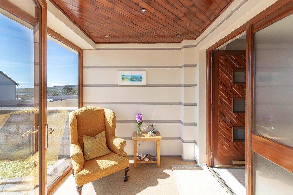 Captain's Rest Spacious 5 bedroom home in central Dingle Town! 5