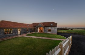 Write A Review Of Churchlands Barn In Tenterden England Fivestar Ie