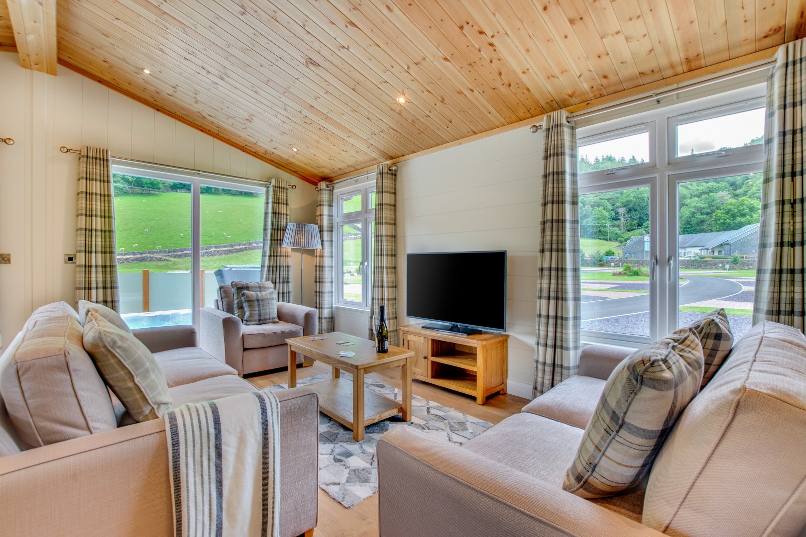 llyn-conwy-lodge-5-star-self-catering-llanrwst-fivestar-ie