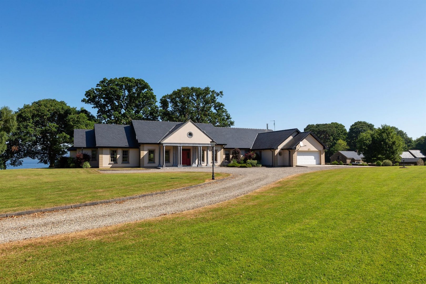 Luxury Houses for Sale Killaloe, Co. Clare Lough Derg Lodge Fivestar.ie