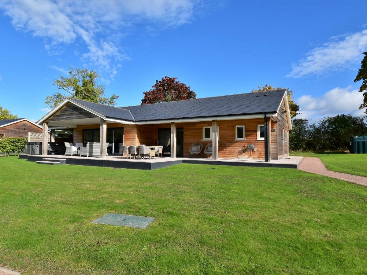 Log Cabin in Shropshire | 5-Star Self-Catering Shrewsbury - Fivestar.ie